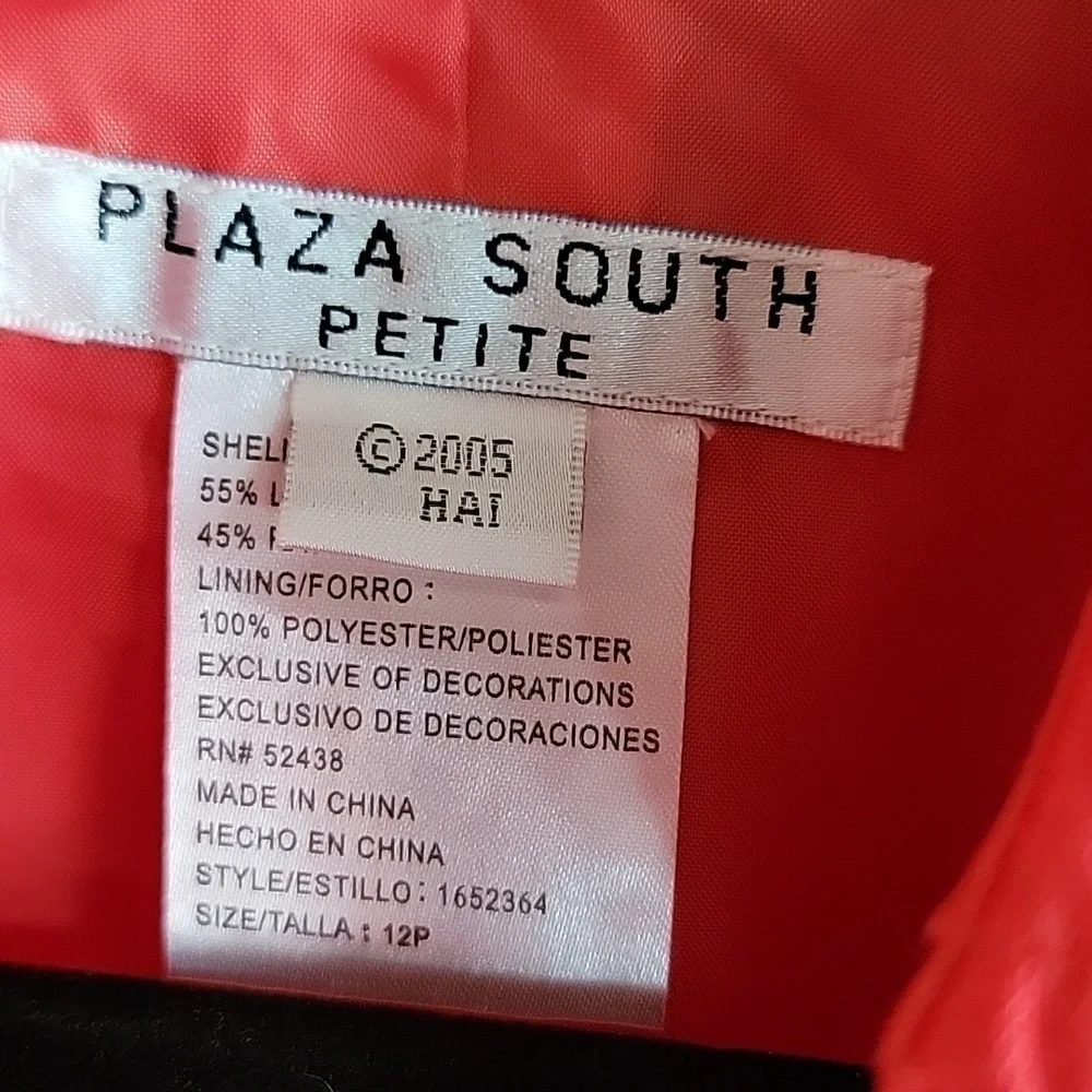 Plaza South-Linen/ Rayon coral,collared v neck, short sleeved top 12P NWT.